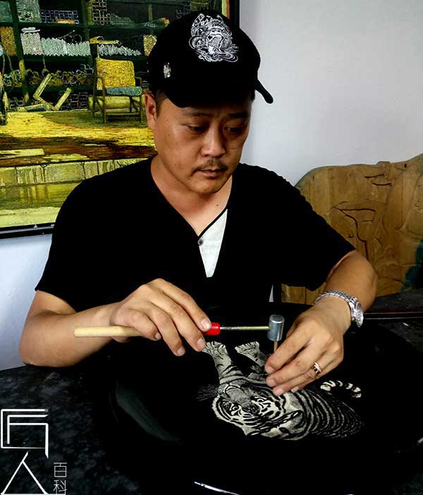 微雕刻瓷艺术家杨志，描绘大千世界