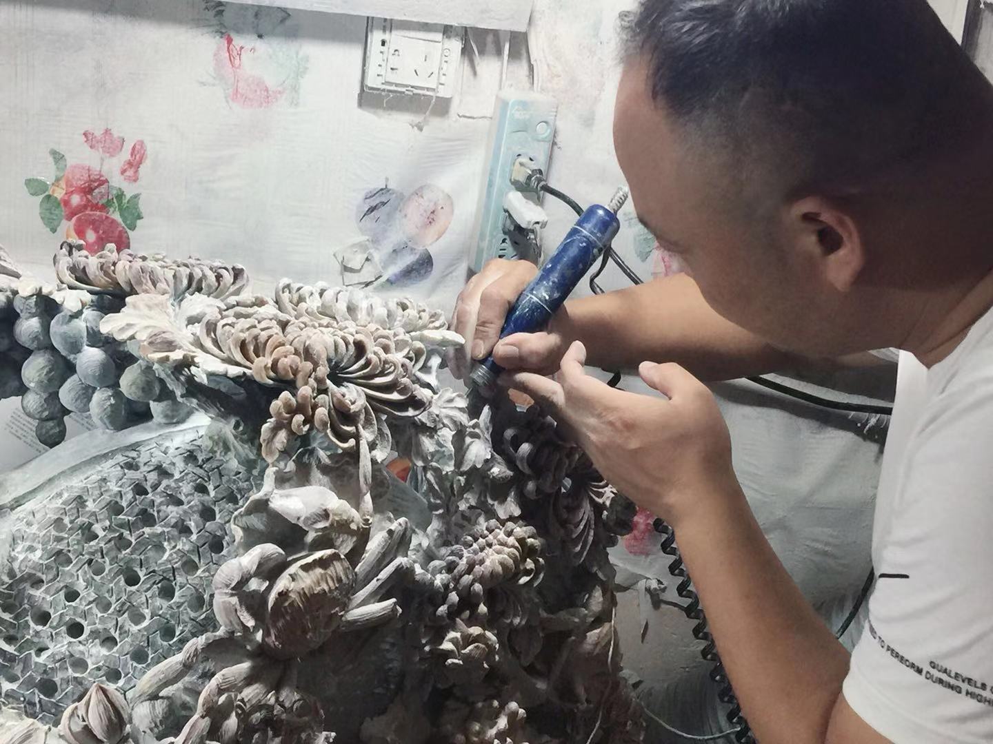 具有大自然情怀的雕刻艺术家----林智勇