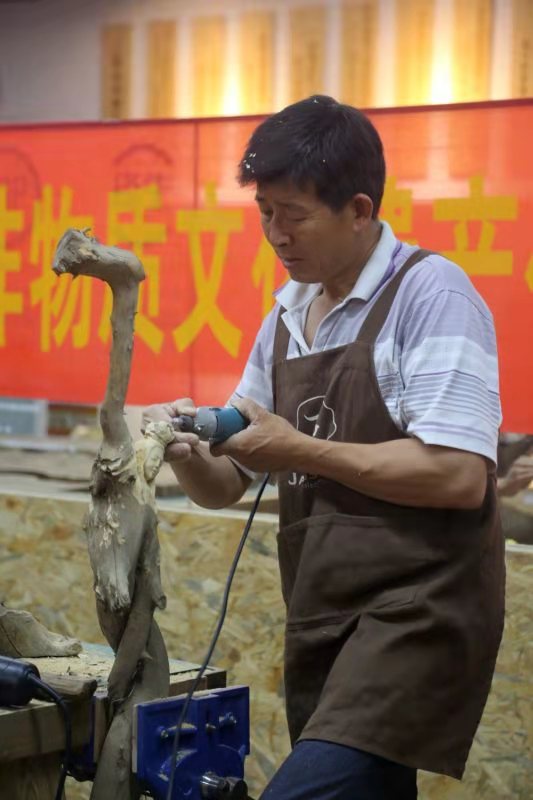 于凤宝