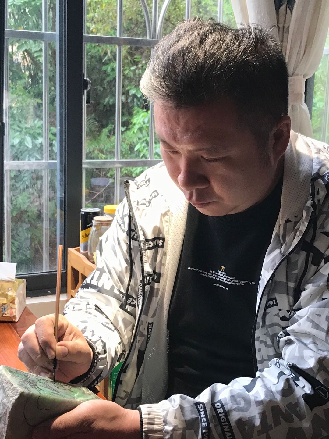 玉雕大师何成苗：青锋雕琢中的道法自然