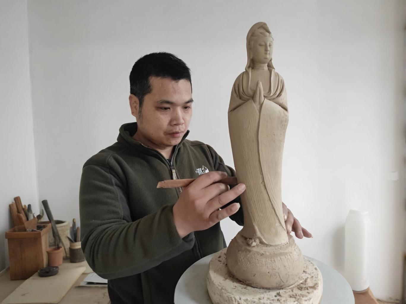 苏辉文(福建省陶瓷艺术大师)