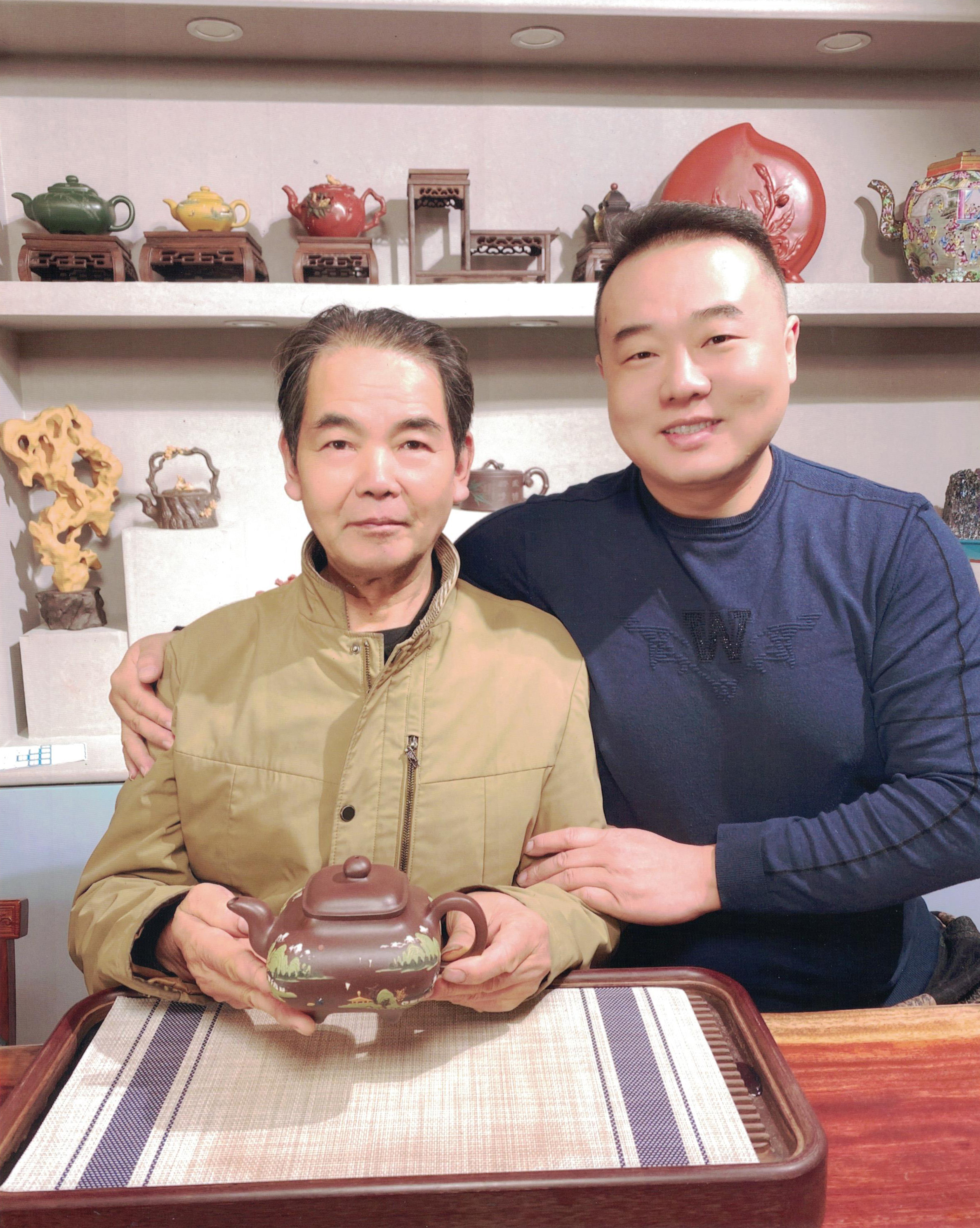 父亲李玉南和儿子李跃智合影.jpg 父亲李玉南和儿子李跃智合影.jpg