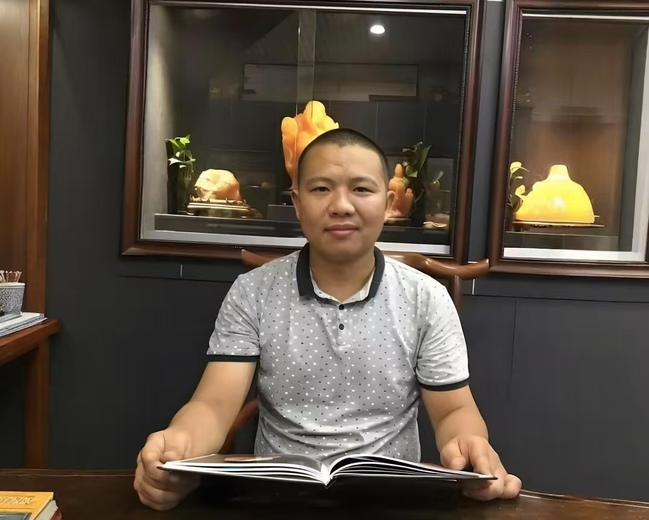 许志华