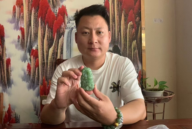 周鑫（玉雕）