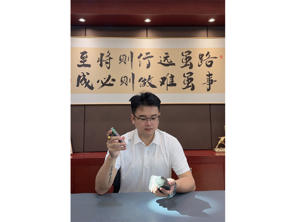周轩杨