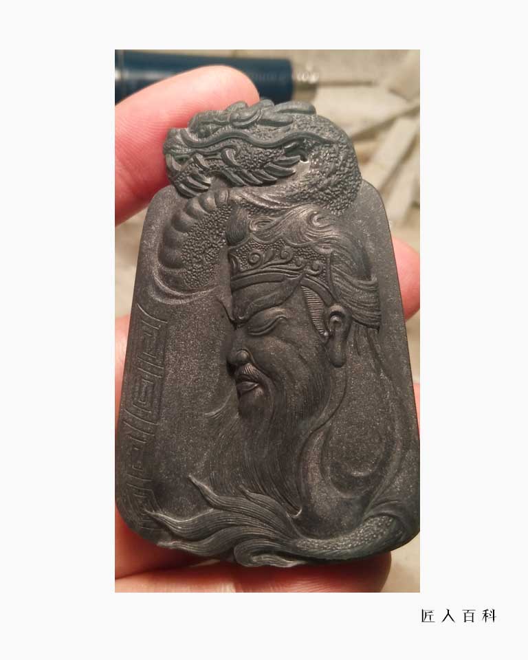 陈凯,1987年出生于福建南平,玉雕师,工艺美术师,自幼喜欢绘画