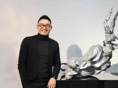 李铭—开创黑金雕塑的后英雄时代