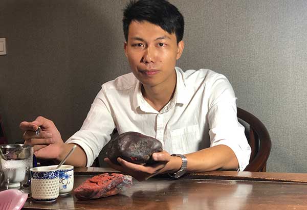 阅石亦阅心，观玉也关情——青年玉雕师万长锦的风华岁月