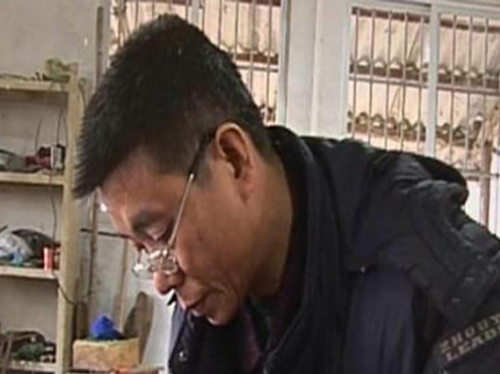 雕木成金,流光四溢——记非遗传承人木雕大师赖沛钿
