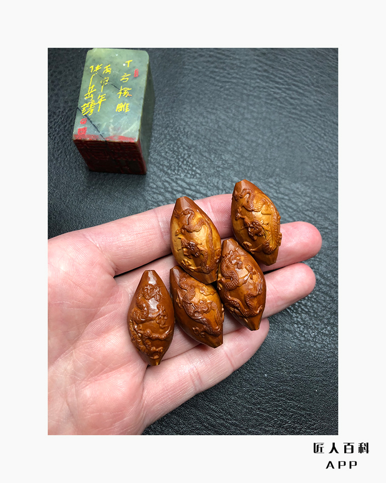 丁方(核雕)的作品-2.jpg