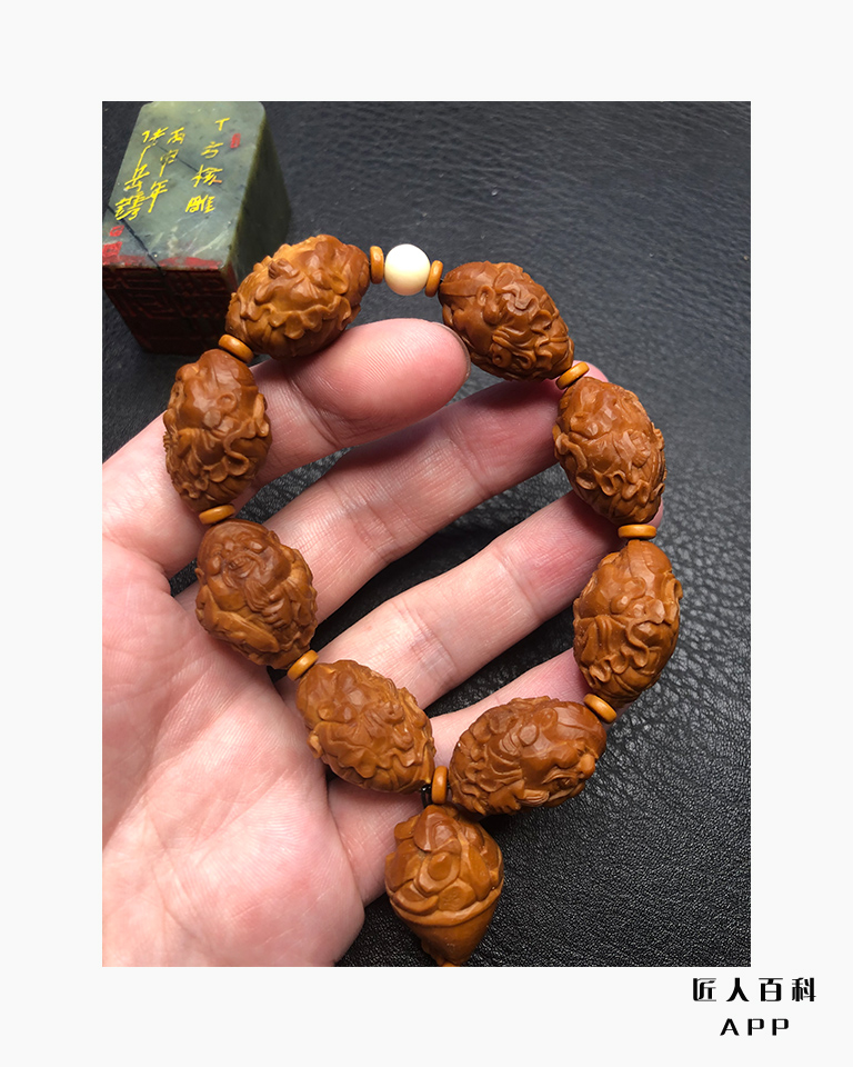 丁方(核雕)的作品-13.jpg