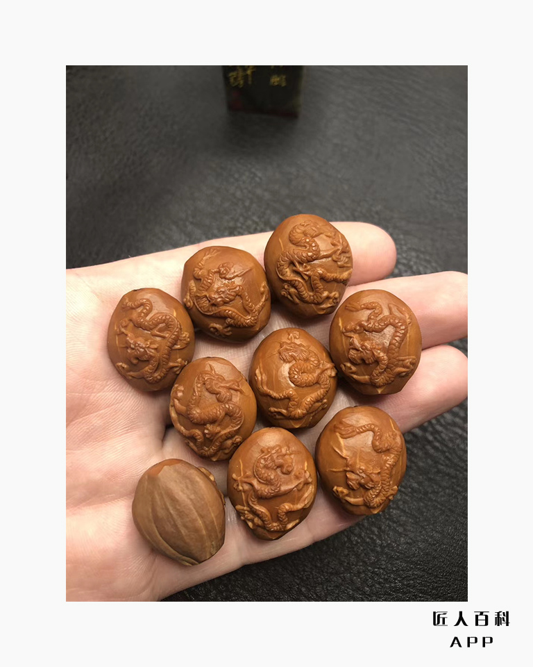 丁方(核雕)的作品-4.jpg
