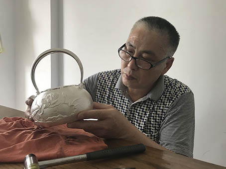 郭辉仁