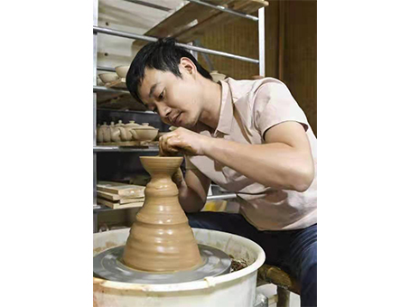 谢新泥