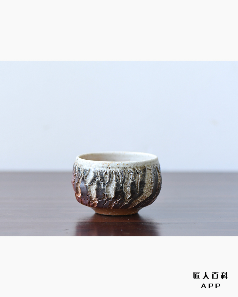 谢新泥的作品-2.jpg
