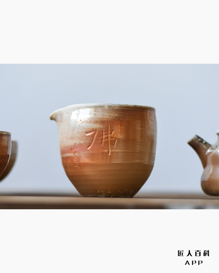 谢新泥的作品-3.jpg