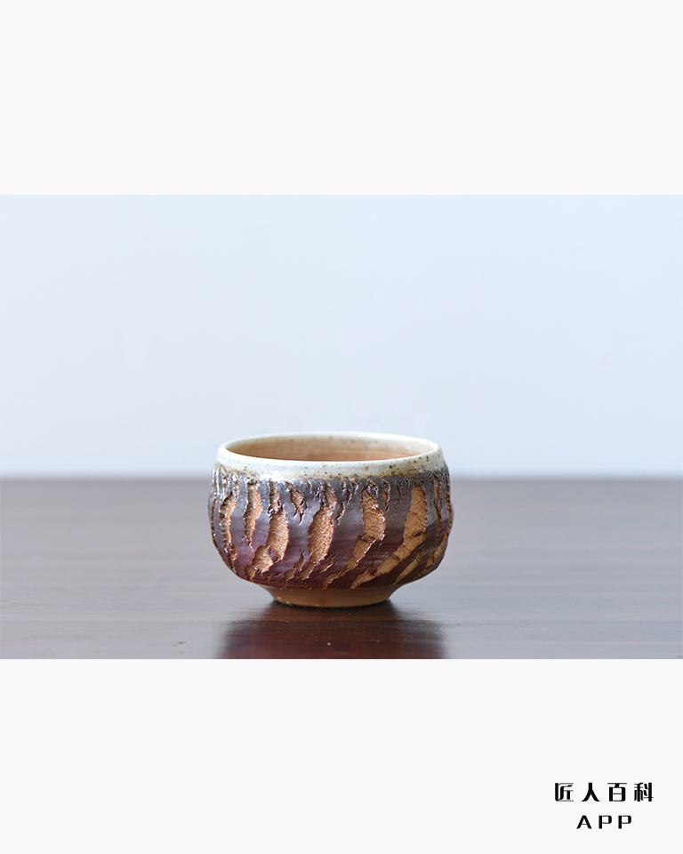 谢新泥的作品-6.jpg
