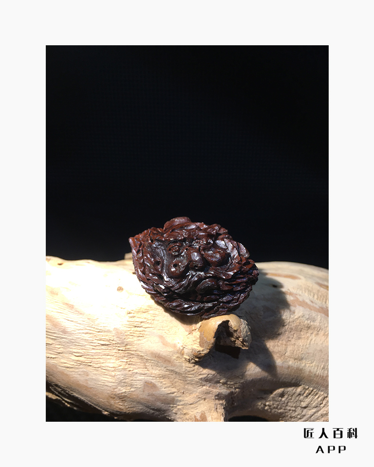 刘涛(核雕)的作品-9.jpg