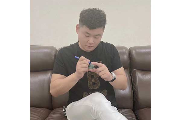 仲燕飞