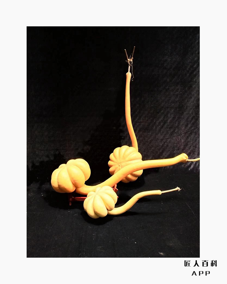 梁拉元的作品-10.jpg