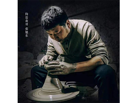 张旭东