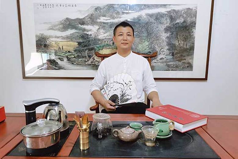 云飞(设计师、雕刻师）