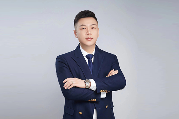 张文龙