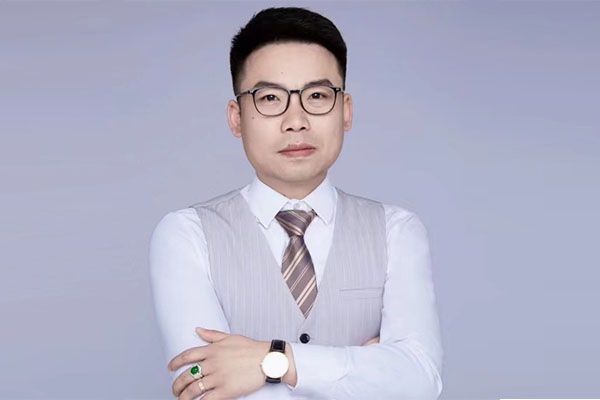 熊鸿平
