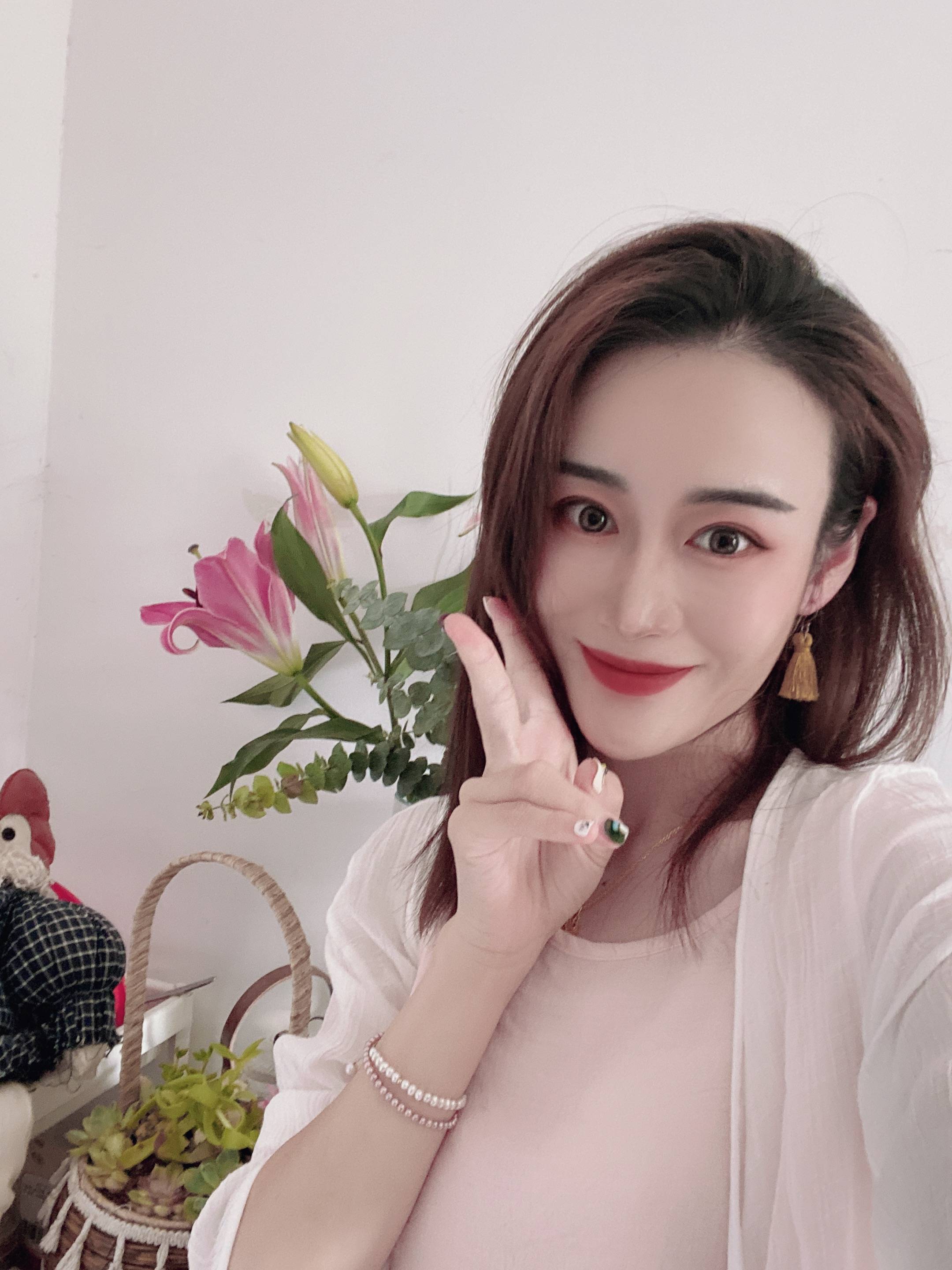 杨丹(核雕)