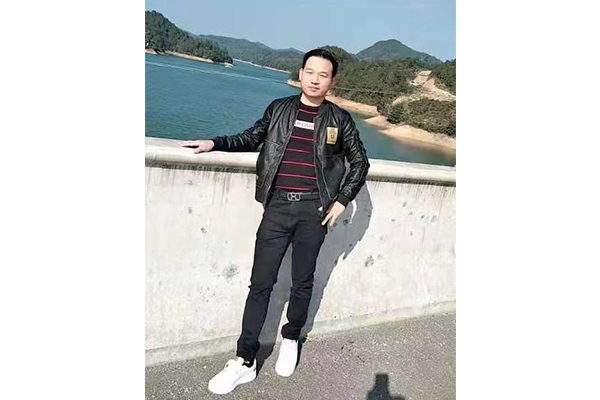 周毅