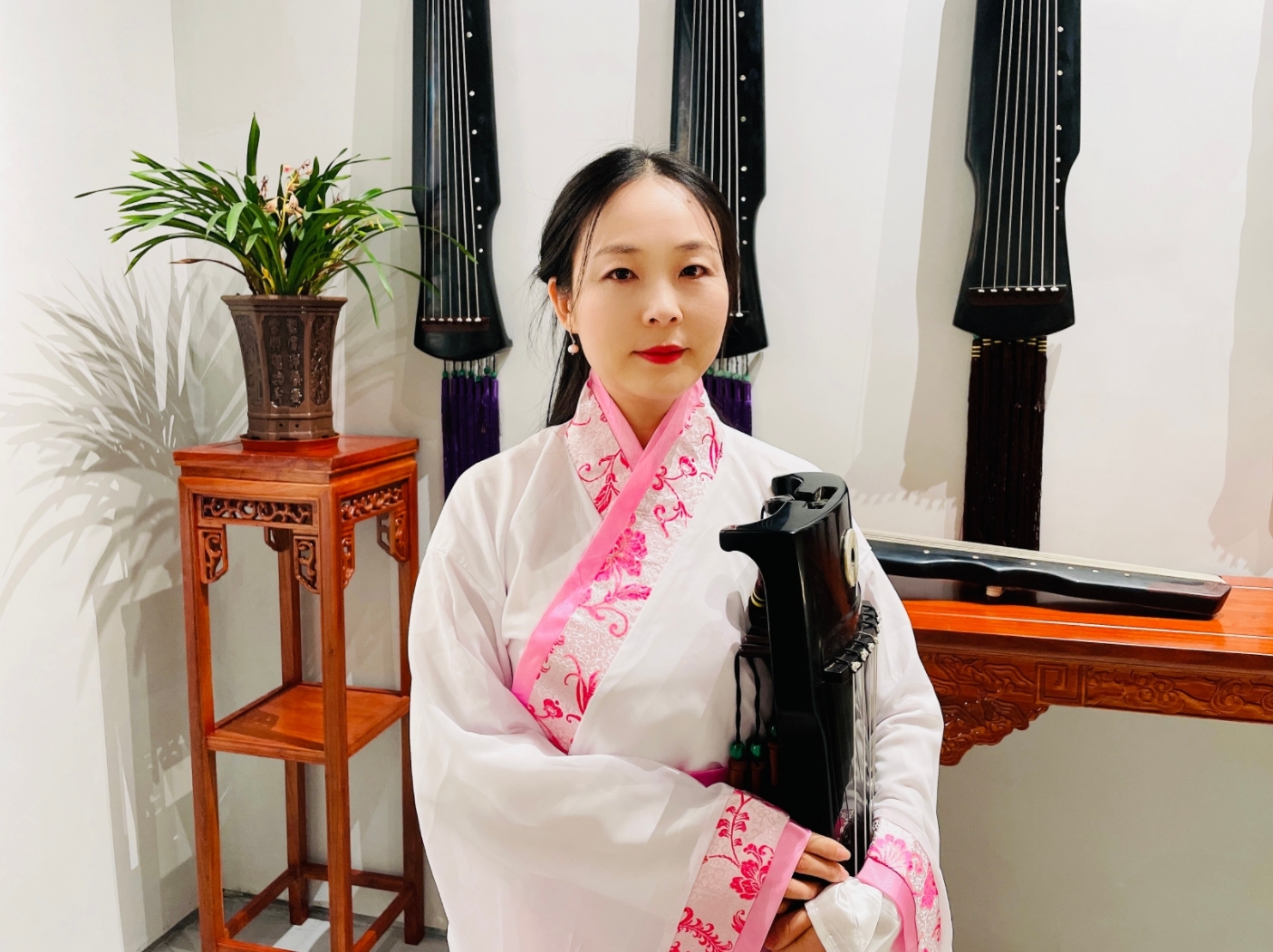 周捧(古琴教师)