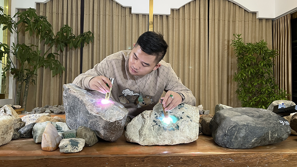 老蒋翡翠蒋俊杰(高级珠宝鉴定师)
