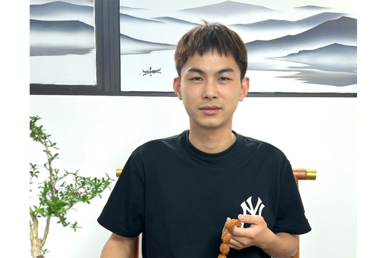 叶帅(核雕)